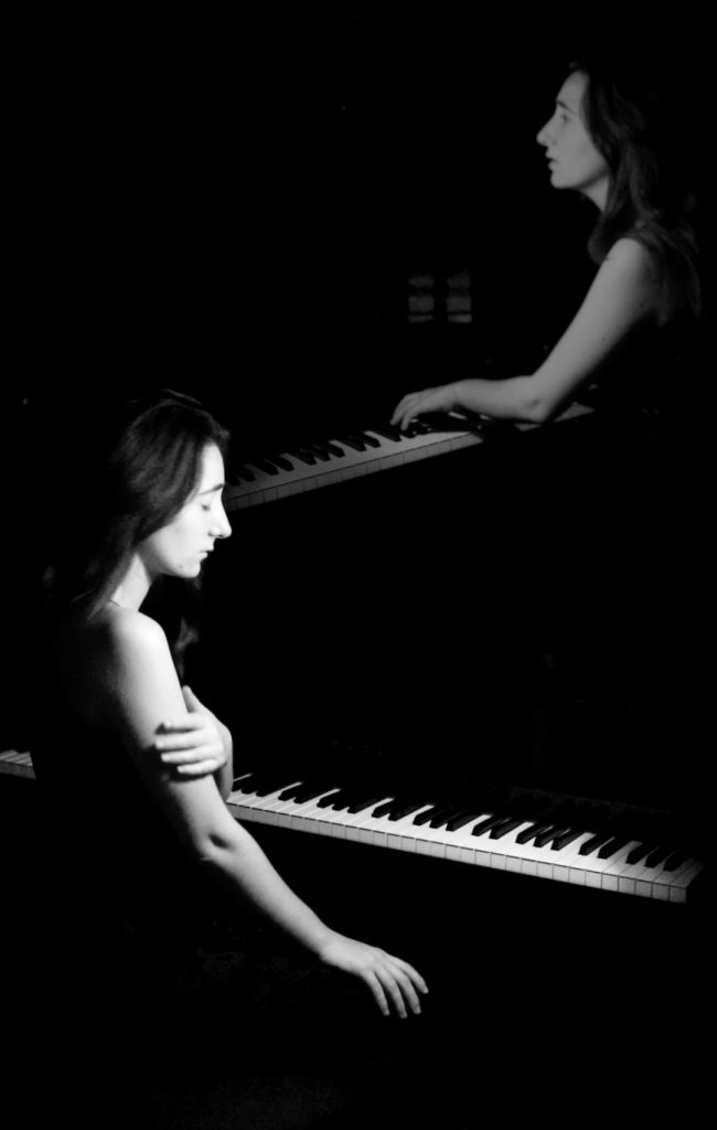 chanteuse the marspel au piano